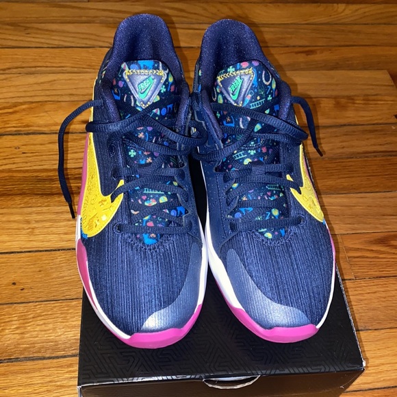 NWB ZOOM FREAK 2 PE GS 'SUPERSTITIOUS' (6) - Picture 7 of 10